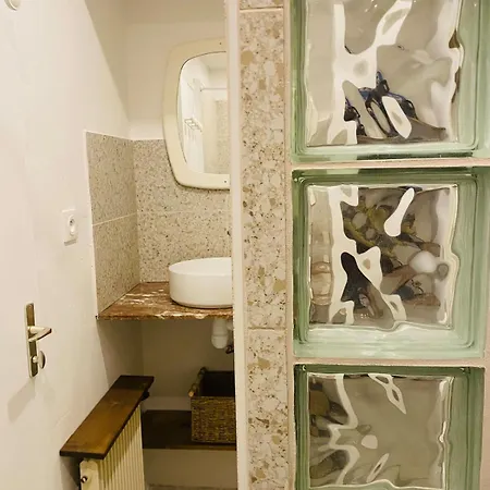 45 Renove Avec Gout, La A Pied Appartement